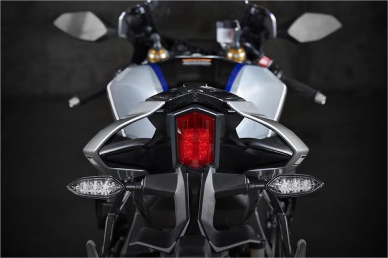 Chi tiet sieu moto Yamaha YZF-R1M phien ban 2018-Hinh-5